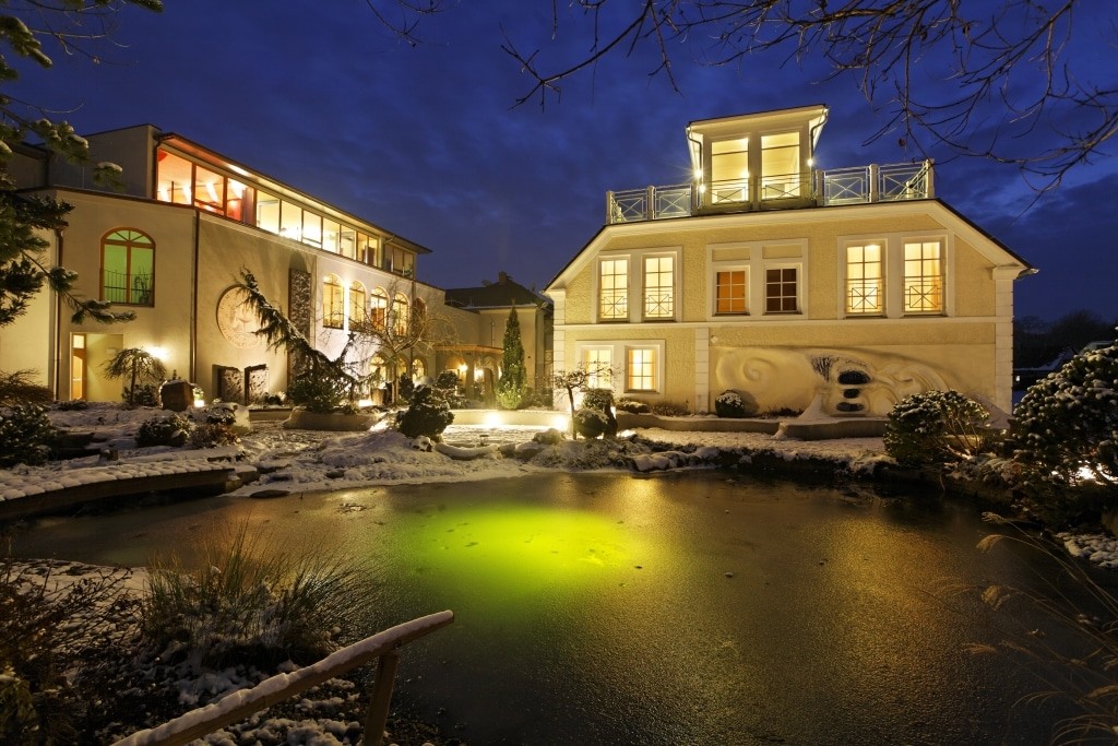 Garten-Hotel im Winter